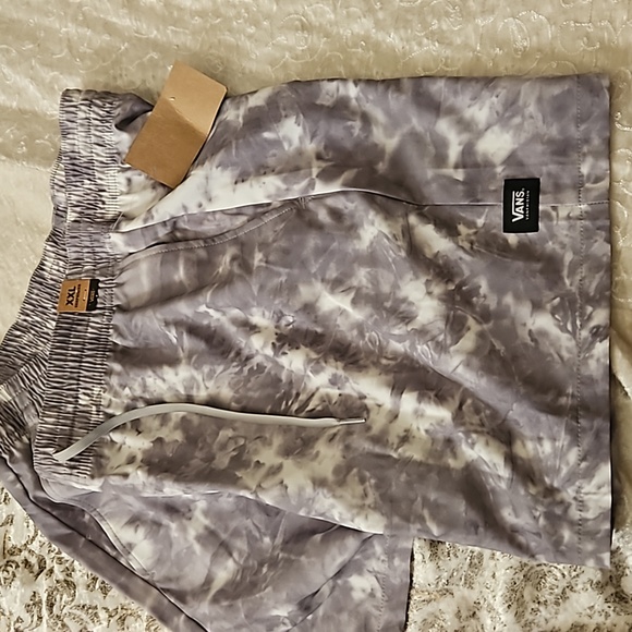 Vans XXL Vanphibian Shorts - Inseam 6" - Picture 3 of 9